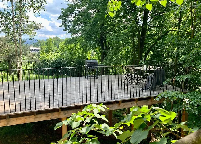 Puk Puk. W Koronach Drzew. Tatil Evi *